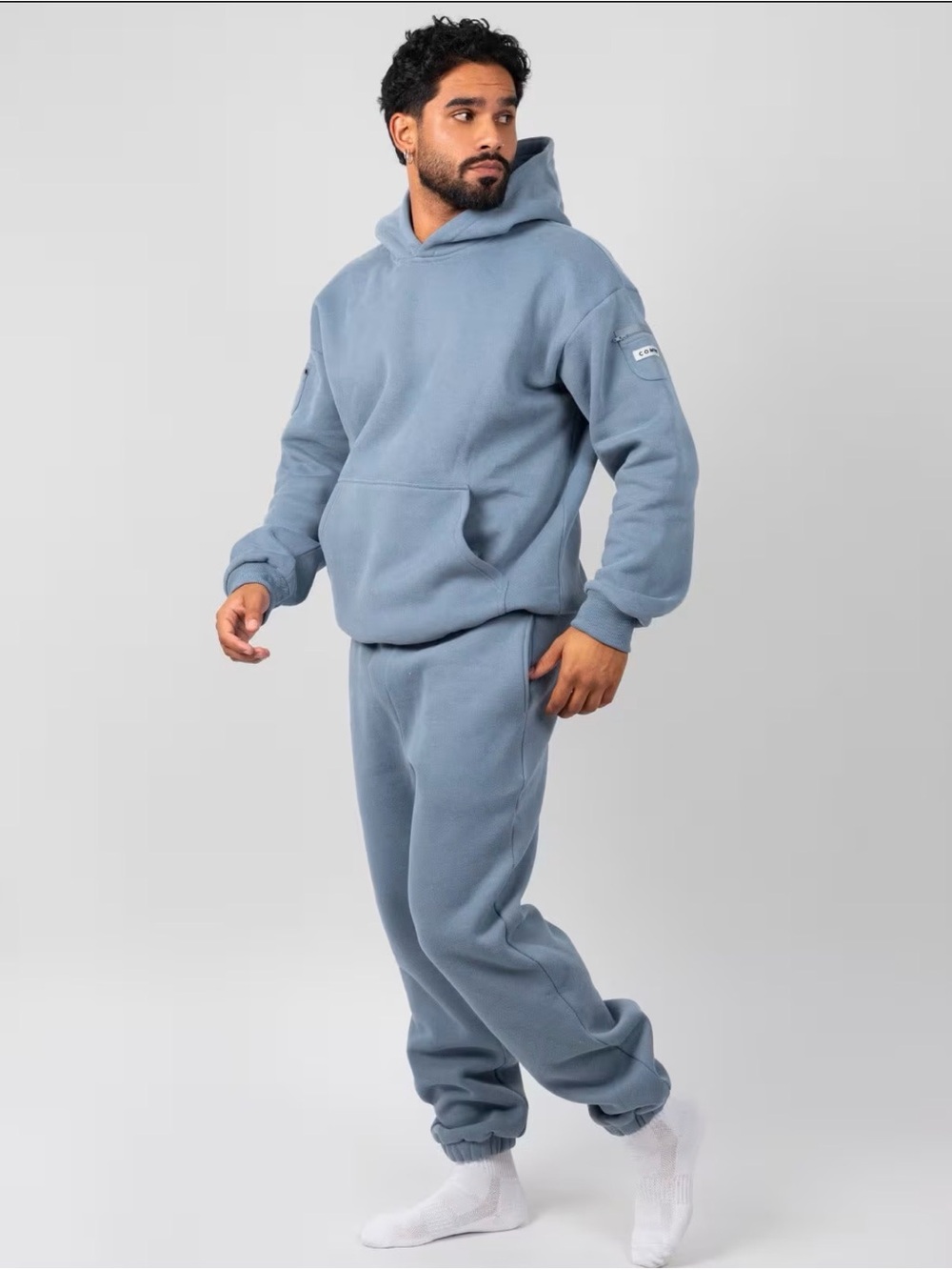 Comfort SKY Large Travel Essentials Hoodie - Picture 7 of 9